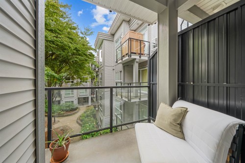 422-13733 107A Avenue, Surrey, BC 