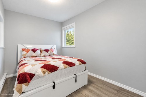 215-7838 120A Street, Surrey, BC 