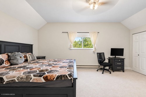 215-7838 120A Street, Surrey, BC 
