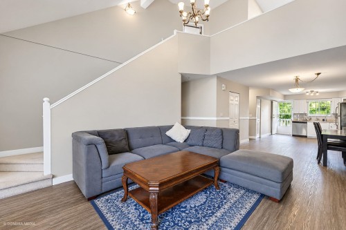 215-7838 120A Street, Surrey, BC 