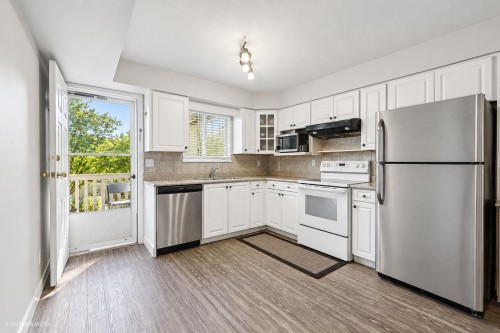 215-7838 120A Street, Surrey, BC 