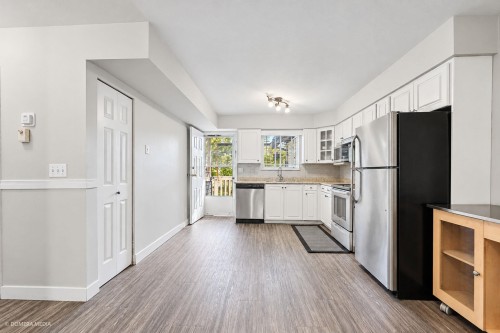 215-7838 120A Street, Surrey, BC 