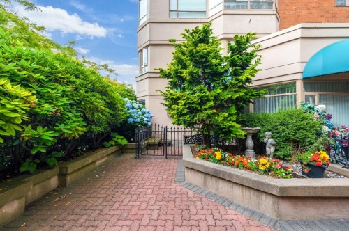 101-15111 Russell Avenue, White Rock, BC 