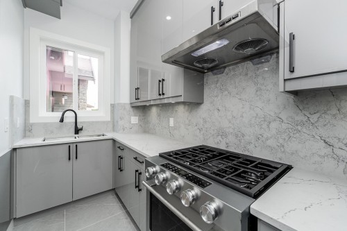 102-18573 56 Avenue, Surrey, BC 