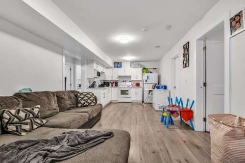 17284 61A Avenue, Surrey, BC 