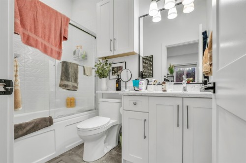 17284 61A Avenue, Surrey, BC 