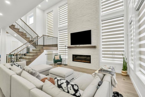 17284 61A Avenue, Surrey, BC 