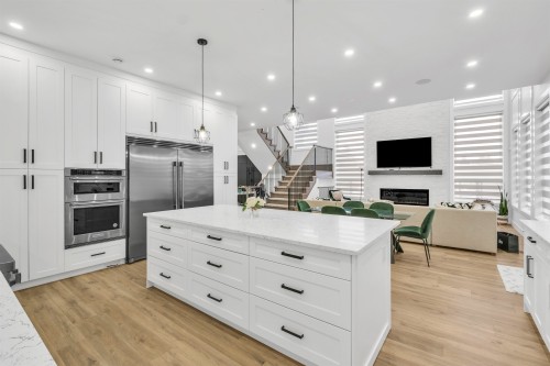 17284 61A Avenue, Surrey, BC 