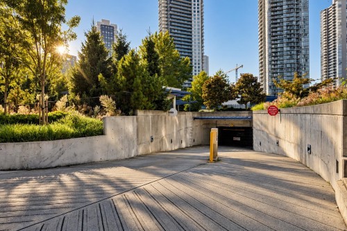 809-13750 100 Avenue, Surrey, BC 