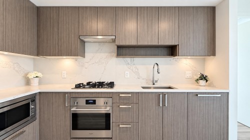 605-13350 Central Avenue, Surrey, BC 