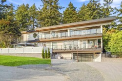 15472 Buena Vista Avenue White Rock, BC V4B 1Z1