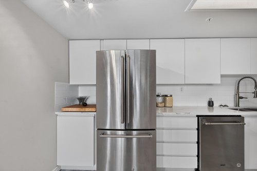 1502-10082 148 Street, Surrey, BC 