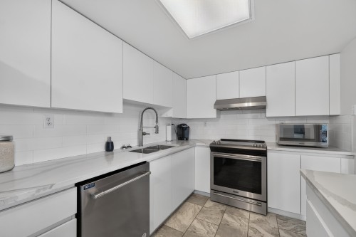 1502-10082 148 Street, Surrey, BC 