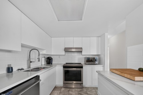 1502-10082 148 Street, Surrey, BC 