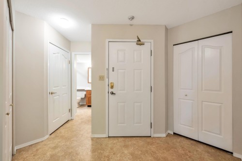 205-5360 205 Street, Langley, BC 