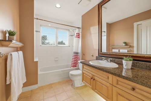 3528 Canterbury Drive, Surrey, BC 