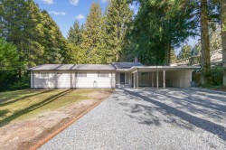 House-12687 23 Avenue White Rock, BC V4A 2C6