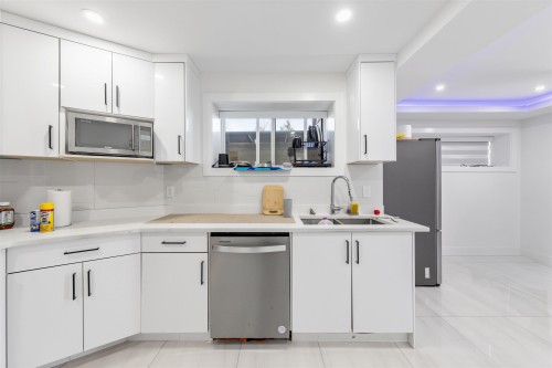 17018 57 Avenue, Surrey, BC 