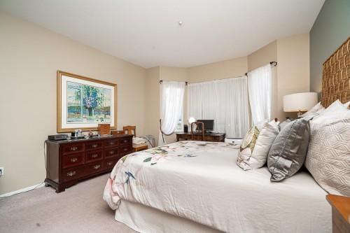 304-5489 201 Street, Langley, BC 