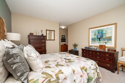 304-5489 201 Street, Langley, BC 