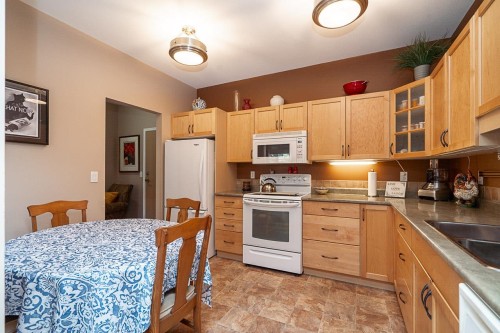 304-5489 201 Street, Langley, BC 