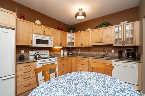 304-5489 201 Street, Langley, BC 