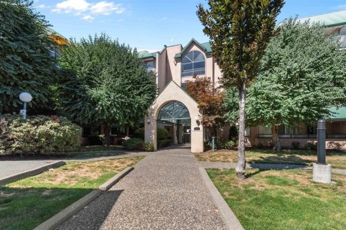 106-2964 Trethewey St  Abbotsford, BC V2T 6P4
