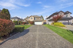 13655 58 Avenue  Surrey, BC V3X 3H9