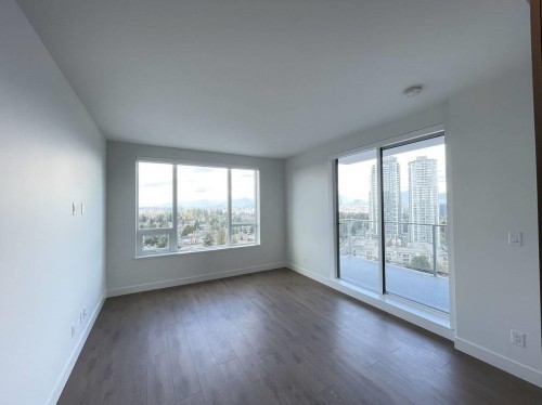 4XX-13359 Old Yale Rd , Surrey, BC V3T 3C6 3