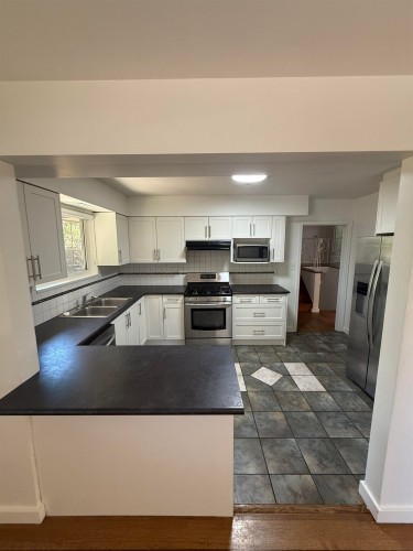 Upper-9655 Townline Diversion , Surrey, BC V3V 2T1 5