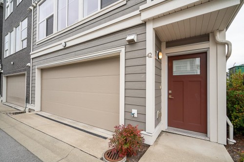 42-8372 202b Street , Langley, BC V2Y 4K6 2
