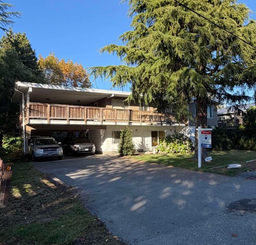 13645 Blackburn Avenue  White Rock, BC V4B 2Y9