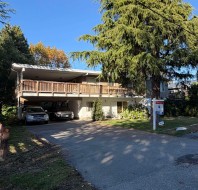 13645 Blackburn Avenue White Rock, BC V4B 2Y9