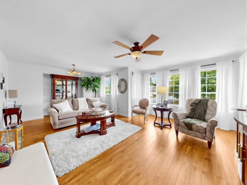 8621 215 Street, Langley, BC 