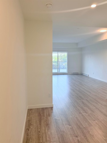 E305-10829 140 St. , Surrey, BC V3R 0H4 4