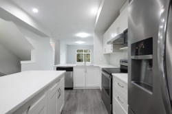 27-14660 105a Avenue Surrey, BC V3R 5X9