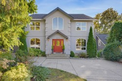 18152 58 Avenue Surrey, BC V3S 1M1