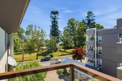 303-15747 Marine Drive White Rock, BC V4B 1E4