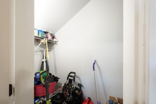 Lower Suite 2-17551 Abbey Drive , Surrey, BC V4N 4H2 3