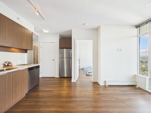 2002-13308 Central Avenue  Surrey, BC V3T 0M4