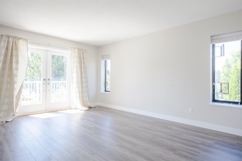 11604 75a Avenue , Delta, BC V4C 1J4 4