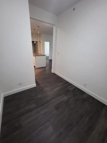 402-16398 AVENUE 64 Avenue , Surrey, BC V4W 1H5 4