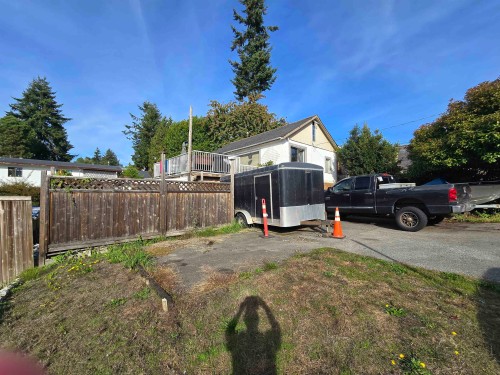 15619 Victoria Avenue  White Rock, BC V4B 1H9