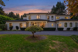 13756 18 Avenue Surrey, BC V4A 1W4