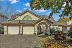 13571 60a Avenue Surrey, BC V3X 1H7