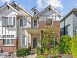 2209 165 Street Surrey, BC V3Z 0L8