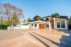 9076 147 Street Surrey, BC V3R 3V7