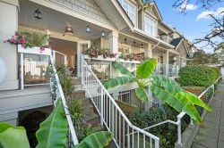 203-15621 Marine Drive White Rock, BC V4B 1E1