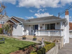 1154 Finlay Street White Rock, BC V4B 4K8