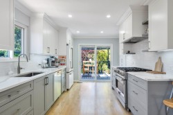 871 Kent Street White Rock, BC V4B 4S7
